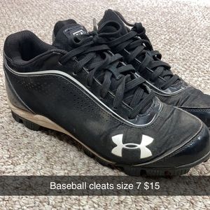 Boy’s Under Armour Baseball Cleats - size 7